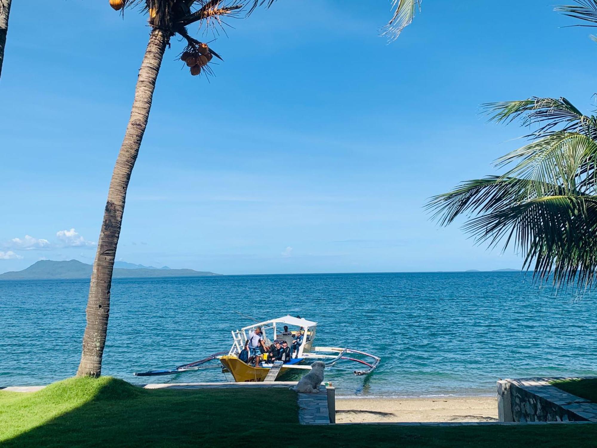 Badladz Staycation Condos Puerto Galera Exterior foto