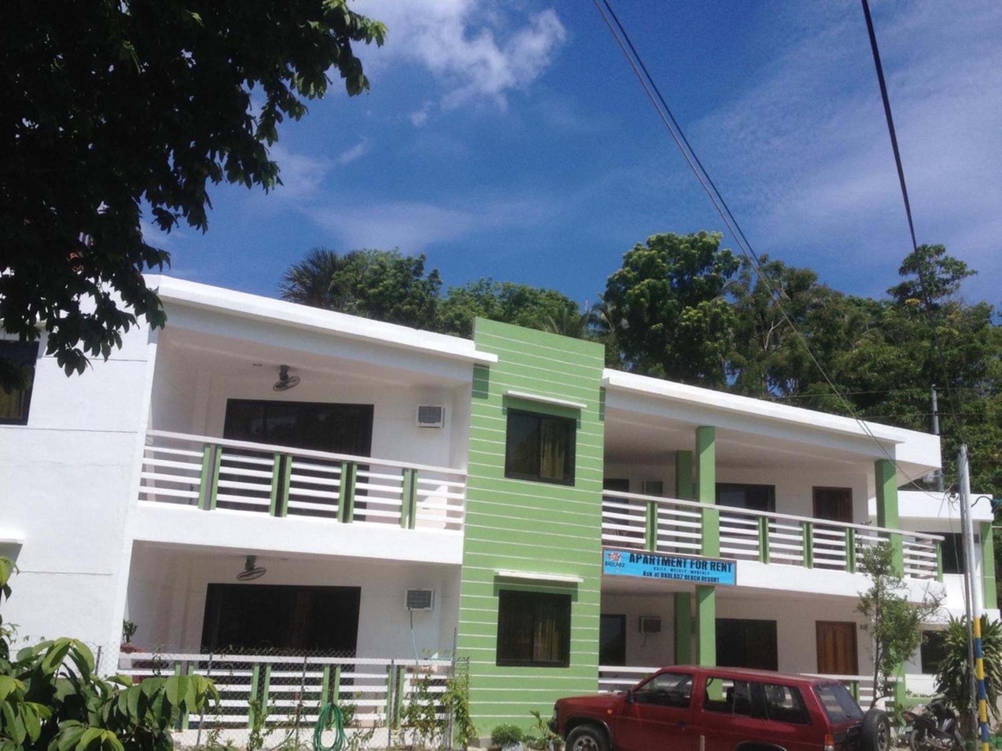 Badladz Staycation Condos Puerto Galera Exterior foto